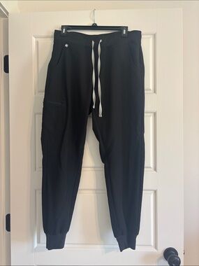 Figs Zamora Black Women's Jogger Scrubs size Medium